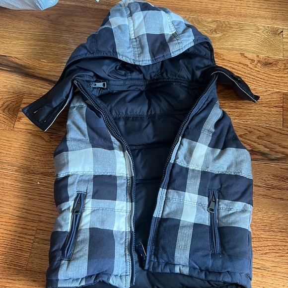 Children’s Burberry reversible puffer vest - Picture 6 of 7